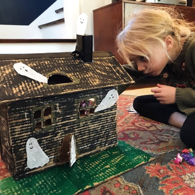 playing with cardboard house_anna harpe