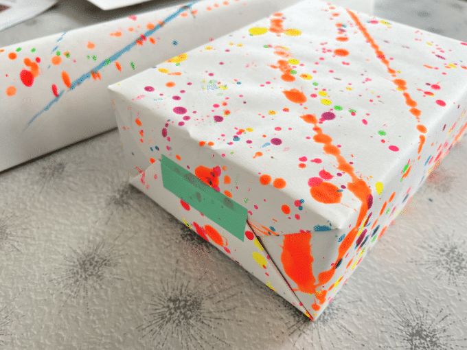 splatter paint wrapping paper valentine craft ideas