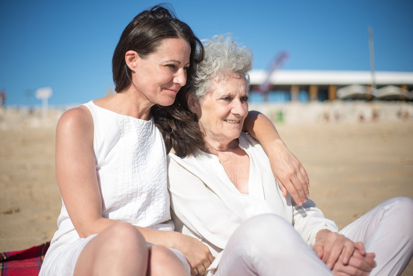 adult daughter elderly mother