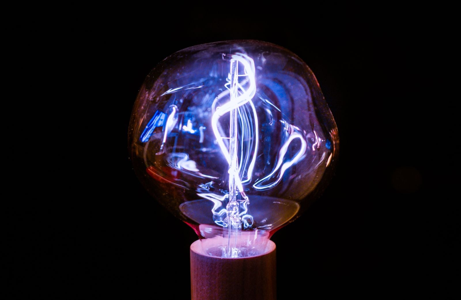 vintage light bulb glowing
